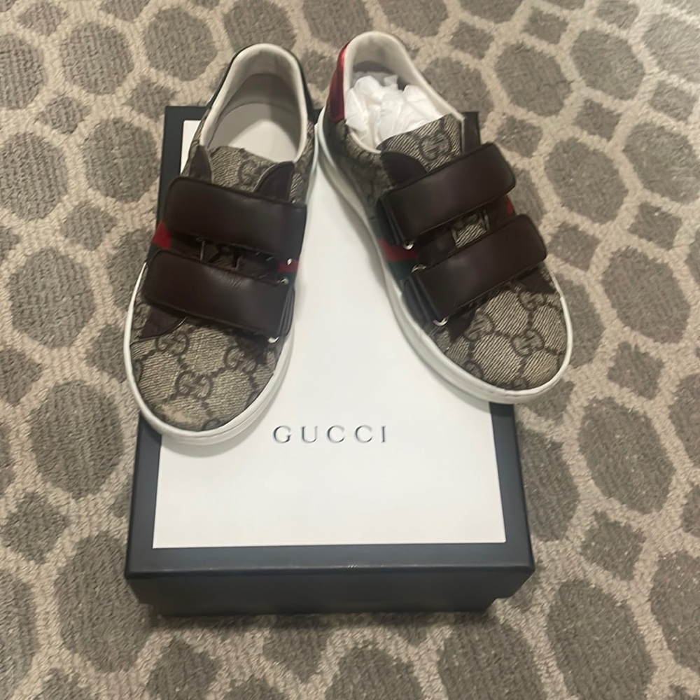 Guccis Size 10 toddler shoes